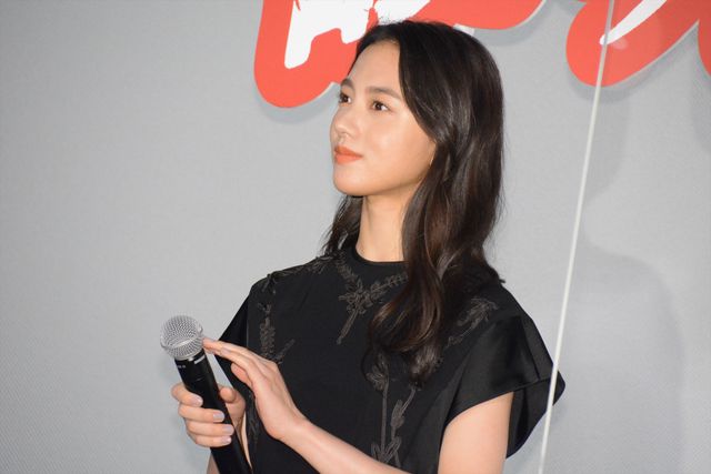 佐藤健＆清原果耶のステキな黒スタイル！『護られなかった者たちへ』大ヒット御礼舞台あいさつ（4枚目）