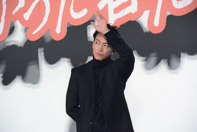 佐藤健＆清原果耶のステキな黒スタイル！『護られなかった者たちへ』大ヒット御礼舞台あいさつ（14枚目）