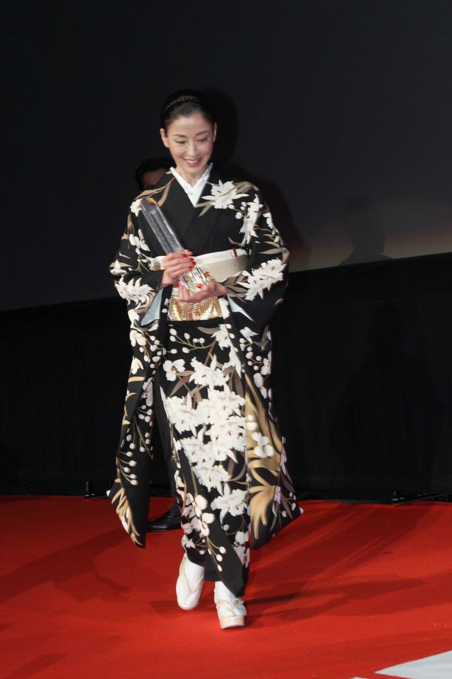 美しい着物姿で最優秀女優賞受賞を喜ぶ宮沢りえ！クロージングセレモニー写真ギャラリー【第27回東京国際映画祭】（4枚目）