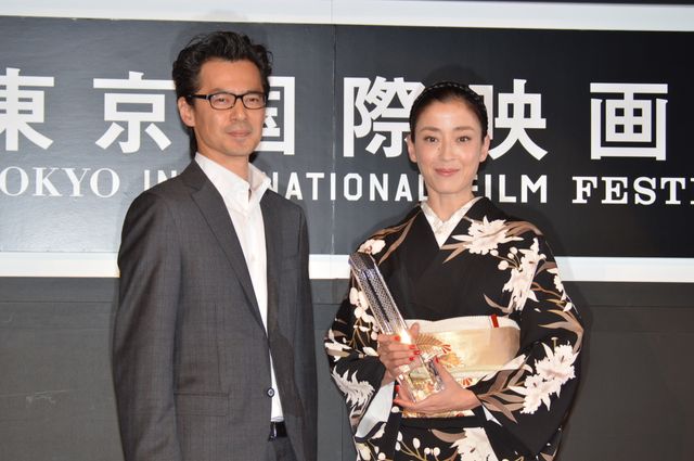 美しい着物姿で最優秀女優賞受賞を喜ぶ宮沢りえ！クロージングセレモニー写真ギャラリー【第27回東京国際映画祭】（9枚目）