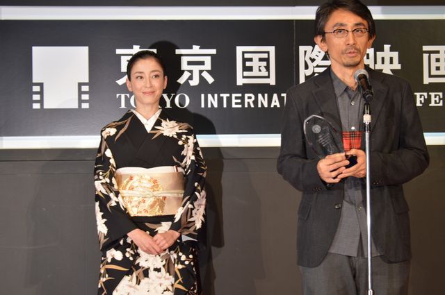 美しい着物姿で最優秀女優賞受賞を喜ぶ宮沢りえ！クロージングセレモニー写真ギャラリー【第27回東京国際映画祭】（10枚目）