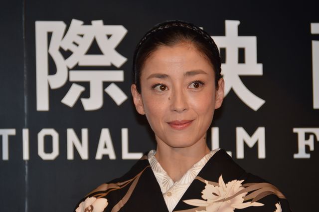 美しい着物姿で最優秀女優賞受賞を喜ぶ宮沢りえ！クロージングセレモニー写真ギャラリー【第27回東京国際映画祭】（15枚目）