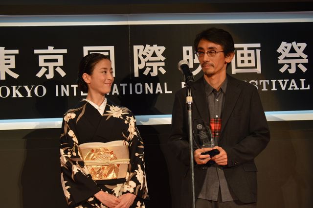 美しい着物姿で最優秀女優賞受賞を喜ぶ宮沢りえ！クロージングセレモニー写真ギャラリー【第27回東京国際映画祭】（18枚目）