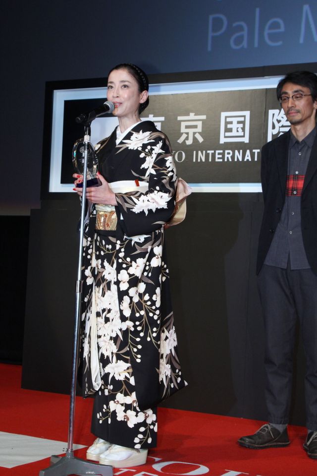 美しい着物姿で最優秀女優賞受賞を喜ぶ宮沢りえ！クロージングセレモニー写真ギャラリー【第27回東京国際映画祭】（19枚目）