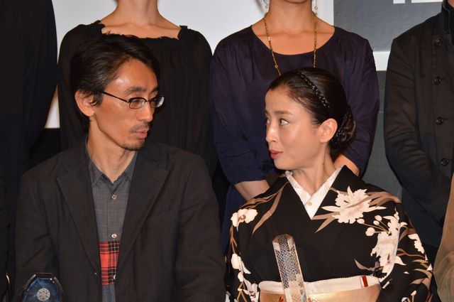 美しい着物姿で最優秀女優賞受賞を喜ぶ宮沢りえ！クロージングセレモニー写真ギャラリー【第27回東京国際映画祭】（60枚目）