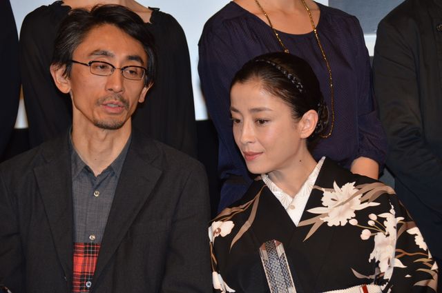 美しい着物姿で最優秀女優賞受賞を喜ぶ宮沢りえ！クロージングセレモニー写真ギャラリー【第27回東京国際映画祭】（61枚目）