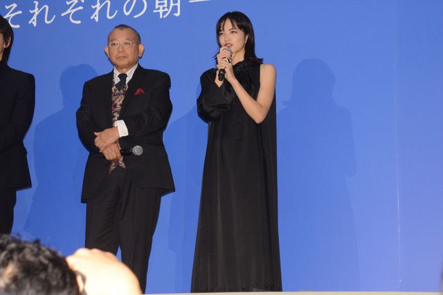 笑福亭鶴瓶、綾野剛、小松菜奈、笑顔で撮影振り返る！『閉鎖病棟－それぞれの朝－』完成披露イベント（4枚目）