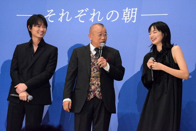 笑福亭鶴瓶、綾野剛、小松菜奈、笑顔で撮影振り返る！『閉鎖病棟－それぞれの朝－』完成披露イベント（14枚目）