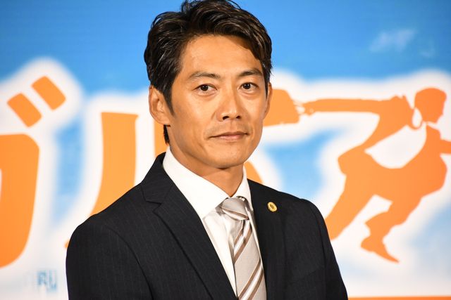 反町隆史、共演女優たちから「カッコいい」の嵐！「リーガル・ハート」会見（8枚目）