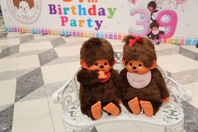 大人気ぬいぐるみ・モンチッチ39回目の誕生日を、川島海荷ら9nineがお祝い！（8枚目）