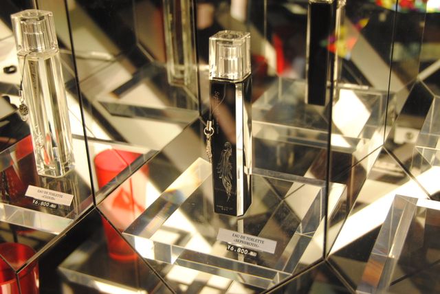 「ARTNIA」店内ギャラリー（13枚目）