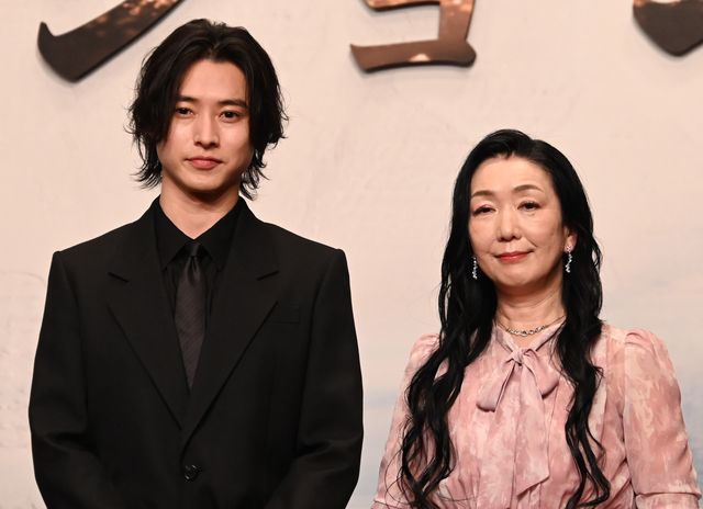 主演・山崎賢人と、脚本の藤本有紀