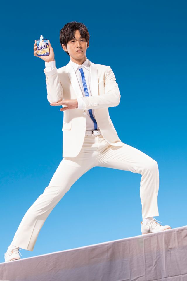 全力でキレの良いポーズを決める松坂桃李「クーリッシュ」新CMフォトギャラリー：フォトギャラリー