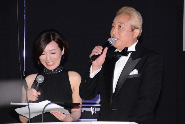 小栗旬「糞尿もまき散らします！」とやる気!?藤原竜也、ビートたけしら豪華キャスト登場！「龍が如く6 命の詩。」完成披露会フォトギャラリー（32枚目）