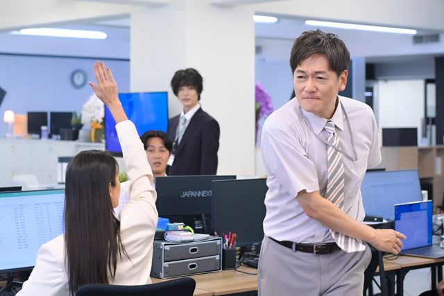 「無能の鷹」ペン回しが伏線に！爆笑＆感動の第2話場面写真（11枚目）