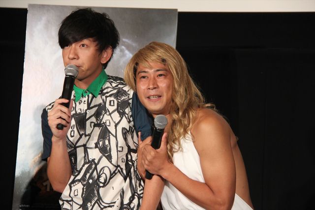 パンサー尾形がマリリン・モンロー風の女装！フォトギャラリー（3枚目）