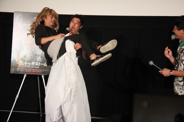 パンサー尾形がマリリン・モンロー風の女装！フォトギャラリー（5枚目）