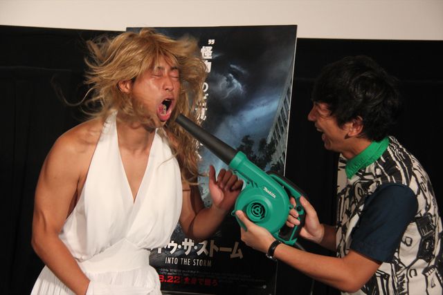 パンサー尾形がマリリン・モンロー風の女装！フォトギャラリー（9枚目）