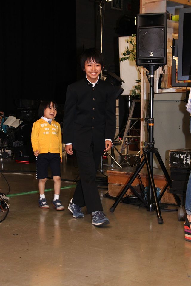 愛菜ちゃん&シャーロット、母娘バトルに「楽しい」　初対面はハグ　画像ギャラリー（12枚目）