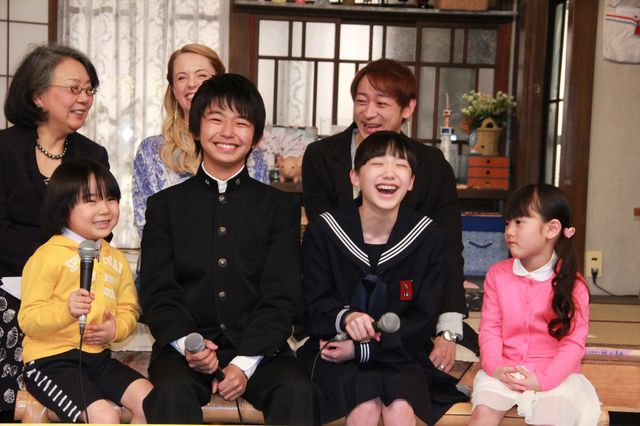 愛菜ちゃん&シャーロット、母娘バトルに「楽しい」　初対面はハグ　画像ギャラリー（15枚目）