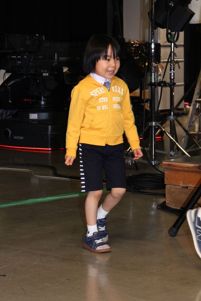 愛菜ちゃん&シャーロット、母娘バトルに「楽しい」　初対面はハグ　画像ギャラリー（23枚目）