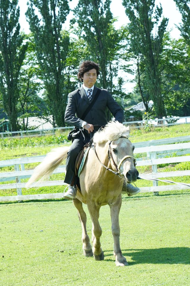 上川隆也の華麗な乗馬姿も！「遺留捜査スペシャル」新作場面写真：フォトギャラリー
