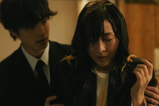 「魔物」麻生久美子&塩野瑛久の大胆ラブシーン!第2話「愛欲のキムチチゲ」場面写真:フォトギャラリー