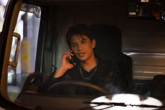 佐野勇斗＆白石麻衣が騙し合いゲームに挑む！「嘘喰い -鞍馬蘭子篇／梶隆臣篇-」場面写真（5枚目）