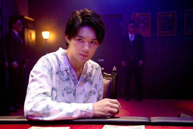 佐野勇斗＆白石麻衣が騙し合いゲームに挑む！「嘘喰い -鞍馬蘭子篇／梶隆臣篇-」場面写真（10枚目）