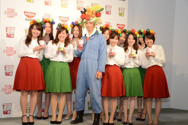 斎藤工、野菜かぶり物姿で登場！フォトギャラリー（2枚目）