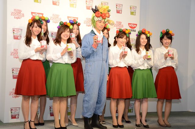 斎藤工、野菜かぶり物姿で登場！フォトギャラリー（3枚目）