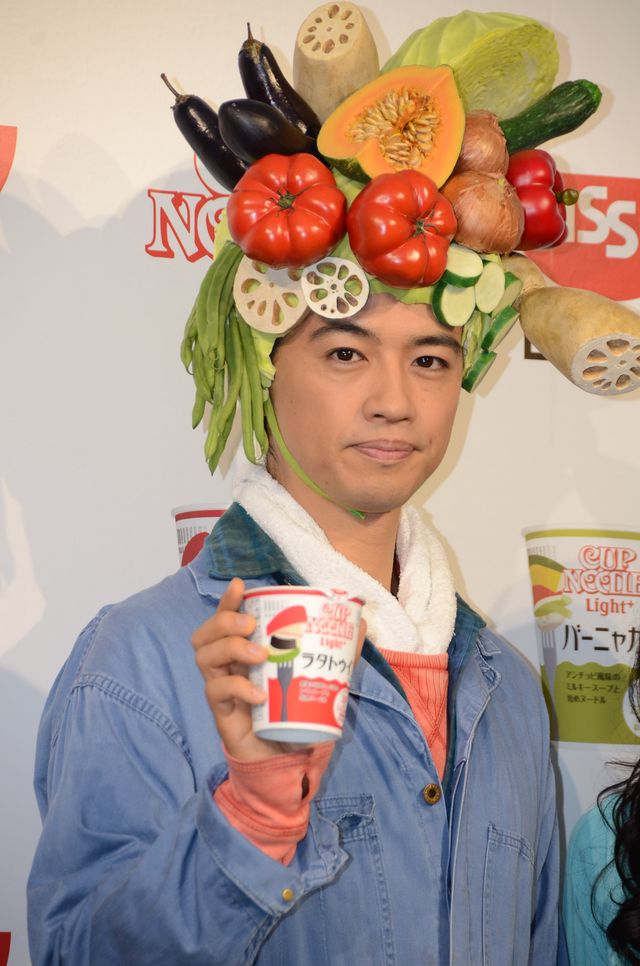 斎藤工、野菜かぶり物姿で登場！フォトギャラリー（6枚目）