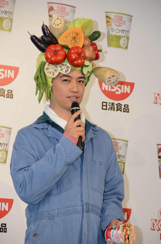 斎藤工、野菜かぶり物姿で登場！フォトギャラリー（11枚目）