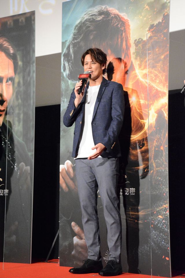 宮野真守、森川智之、井上和彦がマンティコアダンスのポーズ！『ファンタスティック・ビーストとダンブルドアの秘密』大ヒット御礼舞台あいさつ（4枚目）