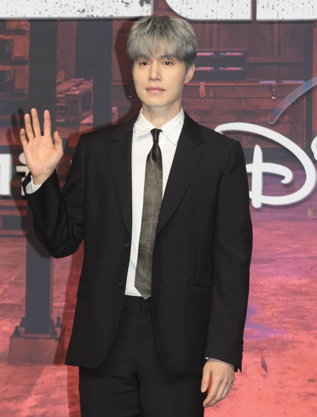 イ・ドンウク銀髪で登場！「殺し屋たちの店」製作発表会見（2枚目）