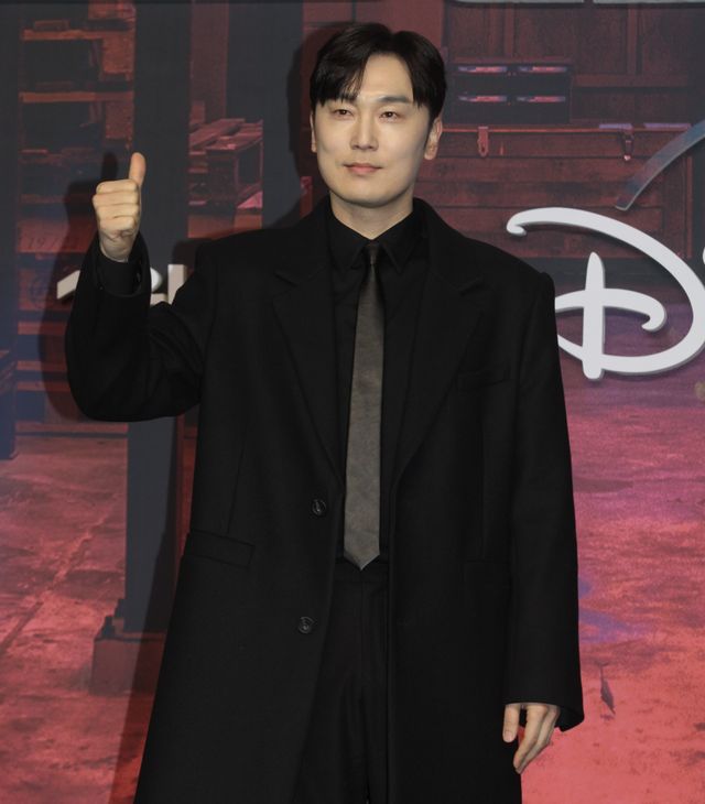 イ・ドンウク銀髪で登場！「殺し屋たちの店」製作発表会見（3枚目）