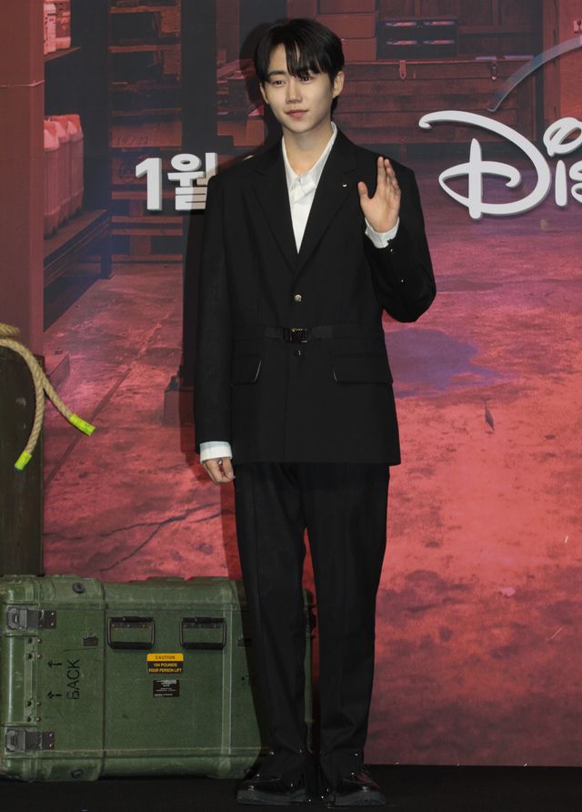 イ・ドンウク銀髪で登場！「殺し屋たちの店」製作発表会見（7枚目）