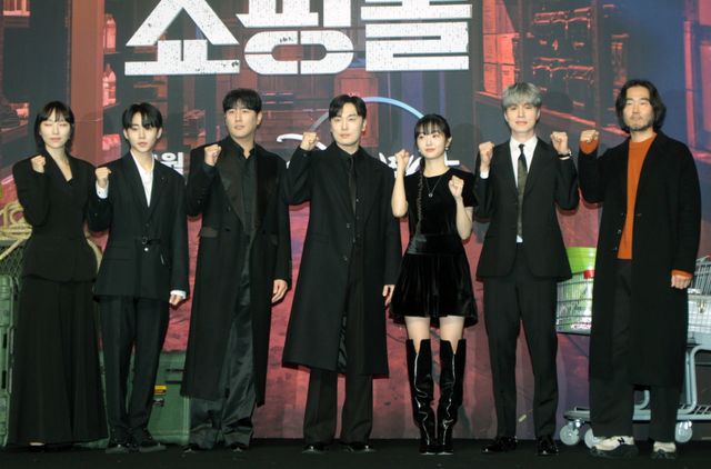 イ・ドンウク銀髪で登場！「殺し屋たちの店」製作発表会見（10枚目）