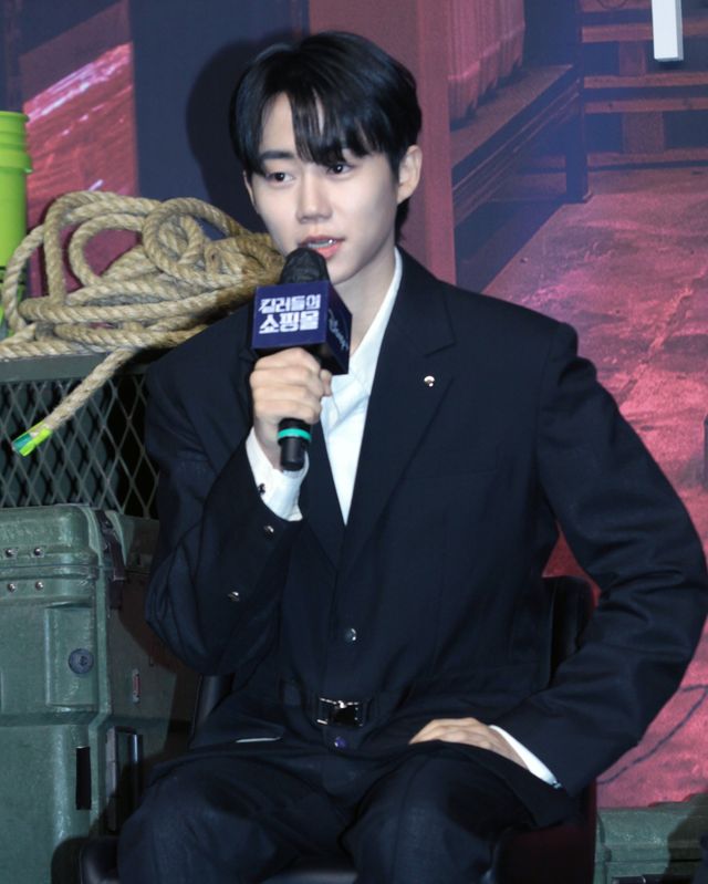 イ・ドンウク銀髪で登場！「殺し屋たちの店」製作発表会見（15枚目）