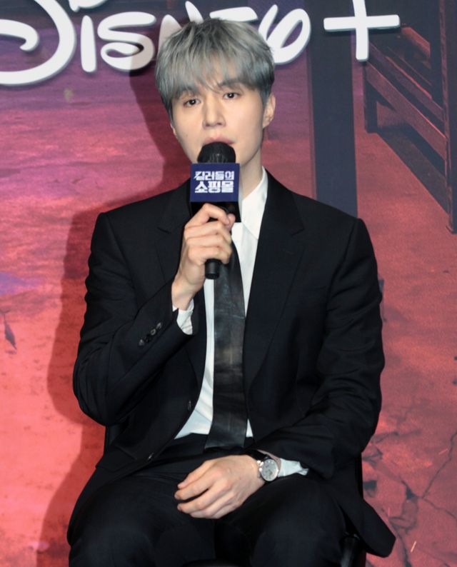 イ・ドンウク銀髪で登場！「殺し屋たちの店」製作発表会見（16枚目）