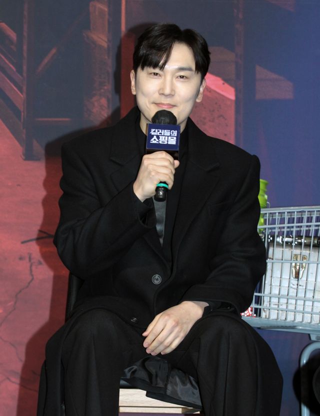 イ・ドンウク銀髪で登場！「殺し屋たちの店」製作発表会見（17枚目）