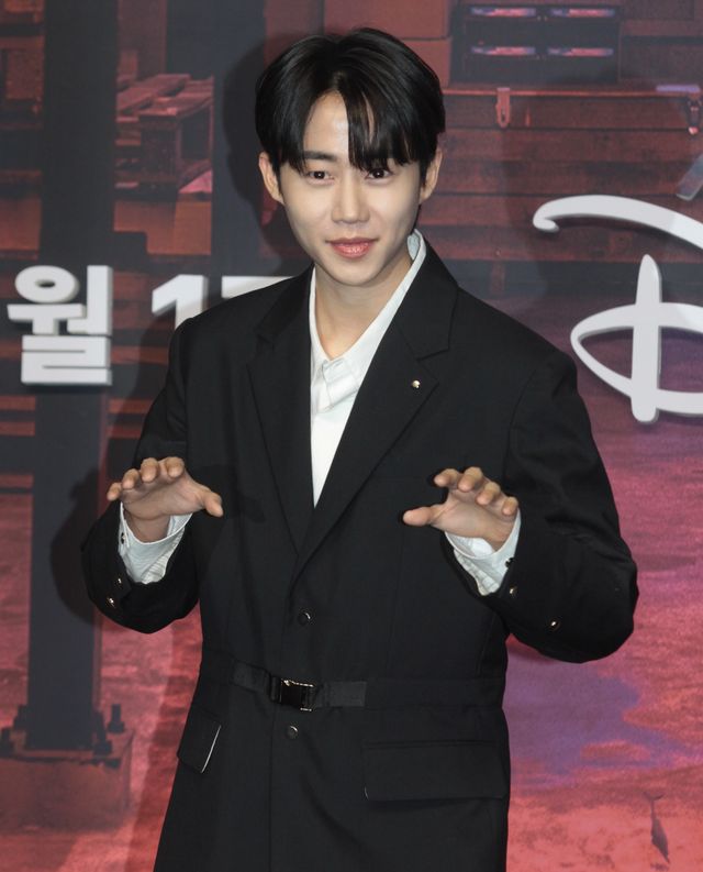 イ・ドンウク銀髪で登場！「殺し屋たちの店」製作発表会見（33枚目）