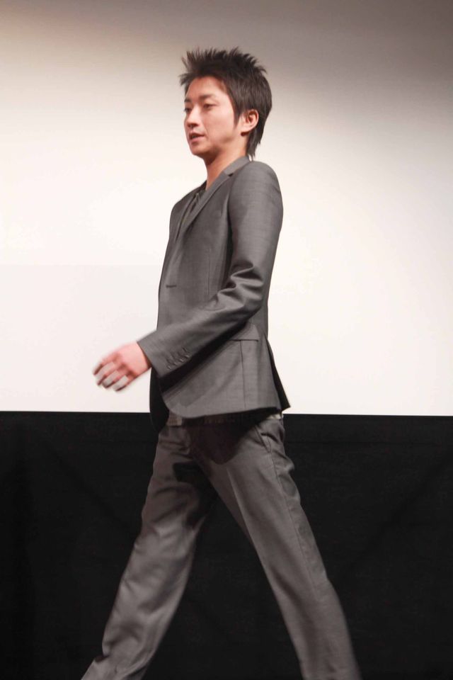 藤原竜也、一般女性との婚約をファンに生報告!!　永作博美、北村有起哉と新感線出演者におめでた続き!!　画像ギャラリー（6枚目）