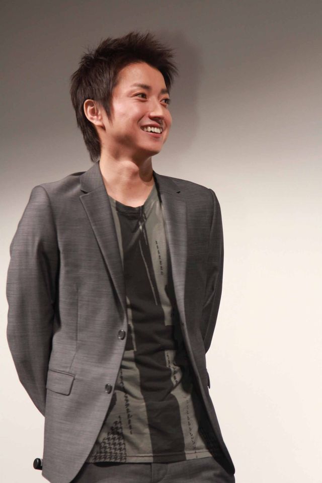 藤原竜也、一般女性との婚約をファンに生報告!!　永作博美、北村有起哉と新感線出演者におめでた続き!!　画像ギャラリー（10枚目）