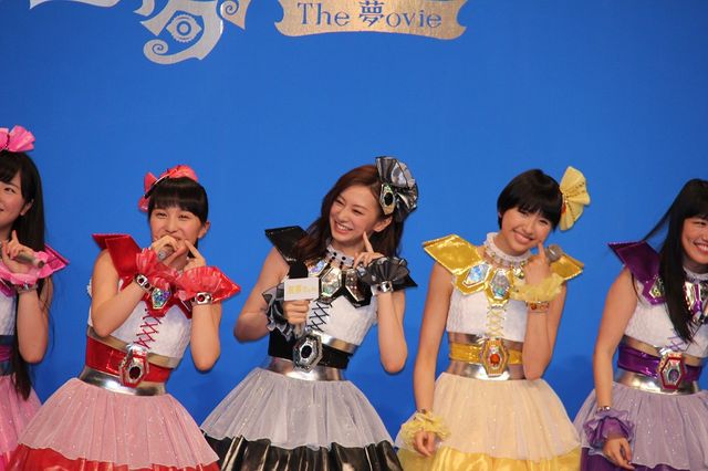 ももクロが制服姿で集合！フォトギャラリー（5枚目）