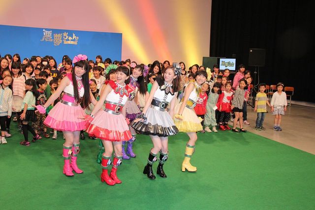 ももクロが制服姿で集合！フォトギャラリー（8枚目）