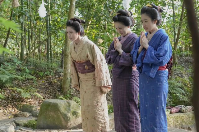 借金を背負った家族を養う遊女・なみ（さとうほなみ） …「ばけばけ」第5回場面写真（5枚目）