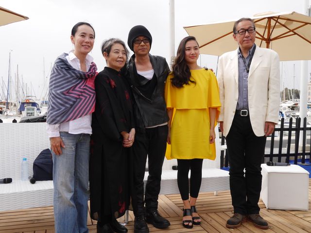 樹木希林、孫娘とカンヌで笑顔！フォトギャラリー（3枚目）