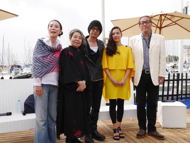 樹木希林、孫娘とカンヌで笑顔！フォトギャラリー（8枚目）