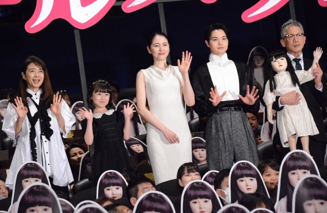 長澤まさみのドレスに熱視線！『ドールハウス』初日舞台あいさつ（7枚目）